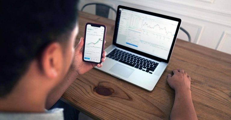 A Smarter Way to Trade Without Risking Your Monthly Budget