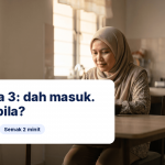 Seorang ibu Malaysia sedang menyemak status pembayaran STR pada telefon bimbitnya di meja dapur pada waktu pagi, hub iMoney STR 2026