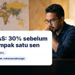 Lelaki menggunakan komputer riba di rumah dengan teks: Saham AS: 30% sebelum anda melihat walau satu sen.